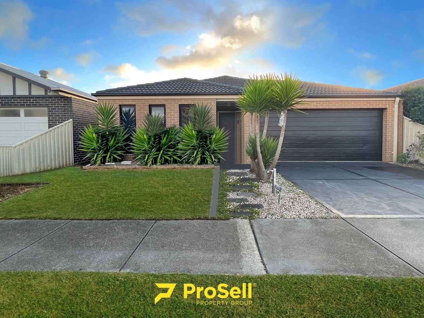 4 bedrooms House in 5 Muscari Drive PAKENHAM VIC, 3810