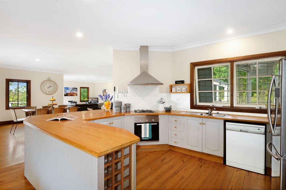 6 Ross Street, Bundanoon NSW 2578, Image 2