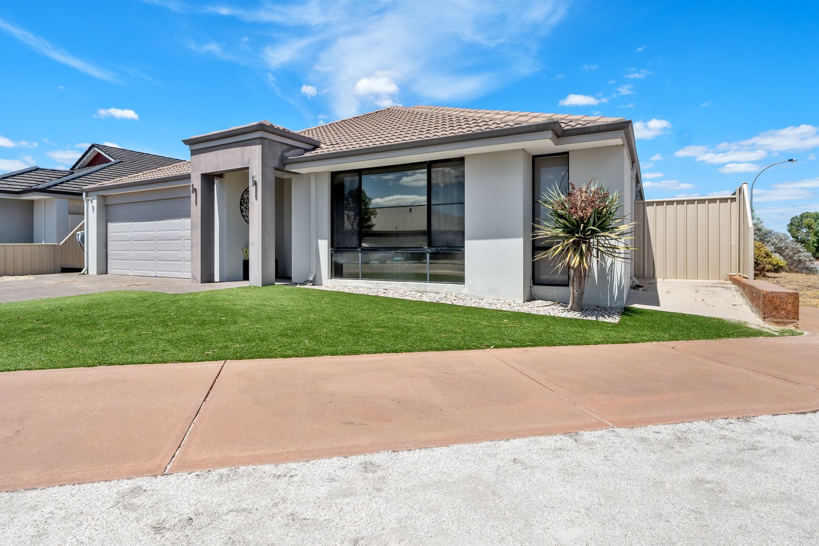 2 Millot Vista, Caversham WA 6055, Image 2