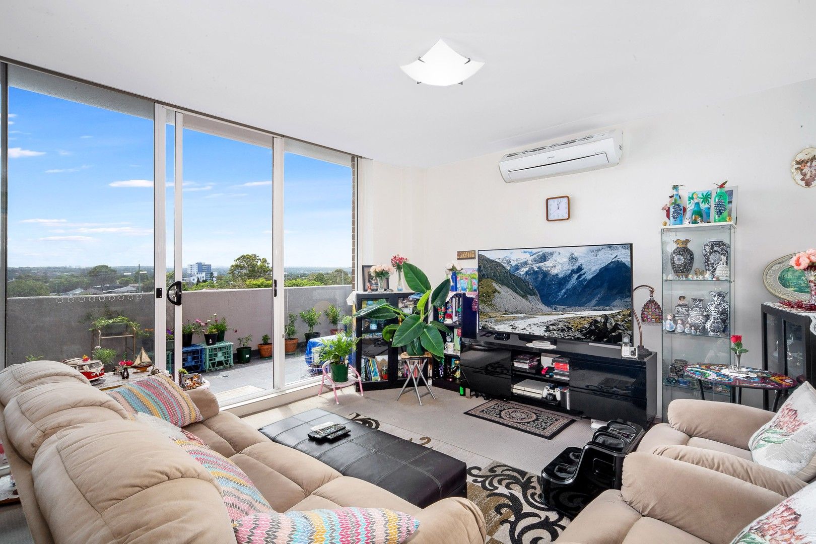 2 bedrooms Apartment / Unit / Flat in 409/357-359 Great Western Highway SOUTH WENTWORTHVILLE NSW, 2145
