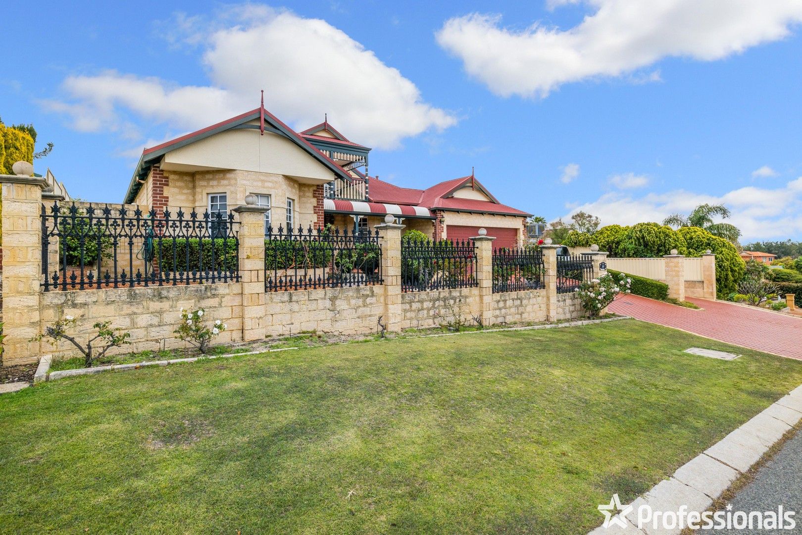 5 bedrooms House in 46 Spyglass Circle CANNING VALE WA, 6155