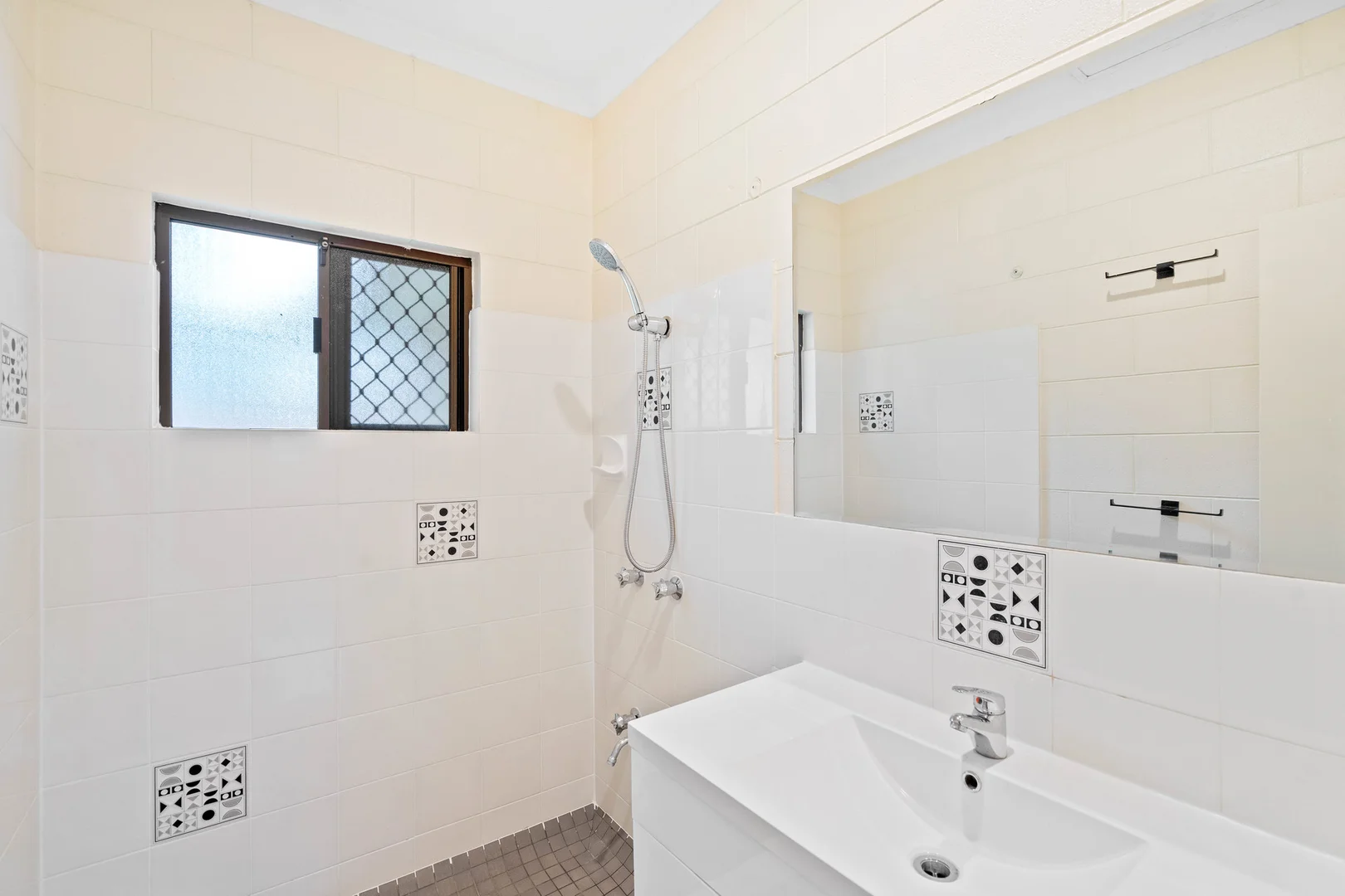 Additional image 9 of 31 McFarlane Drive, Kanimbla QLD 4870