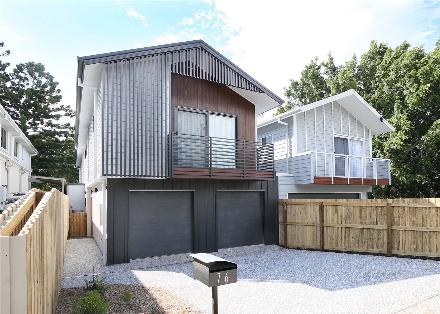 5 bedrooms House in 76 Hedley Avenue NUNDAH QLD, 4012
