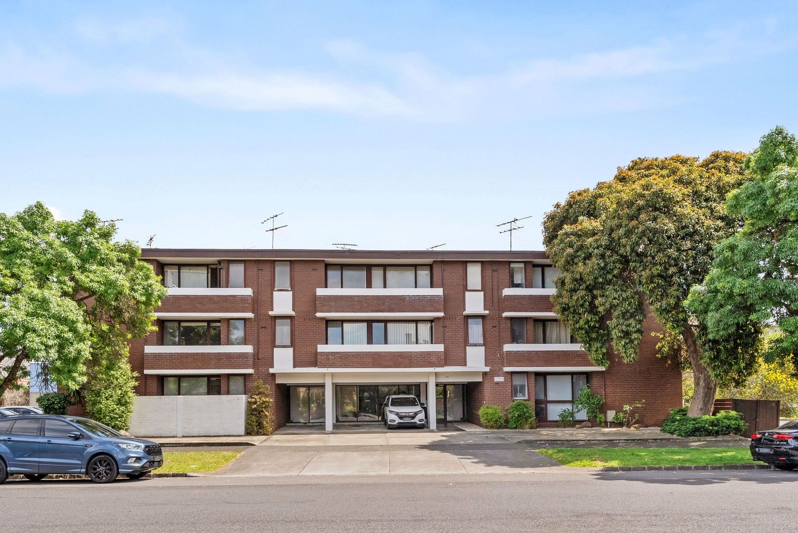 1 bedrooms Apartment / Unit / Flat in 8/211 Canterbury Road ST KILDA WEST VIC, 3182