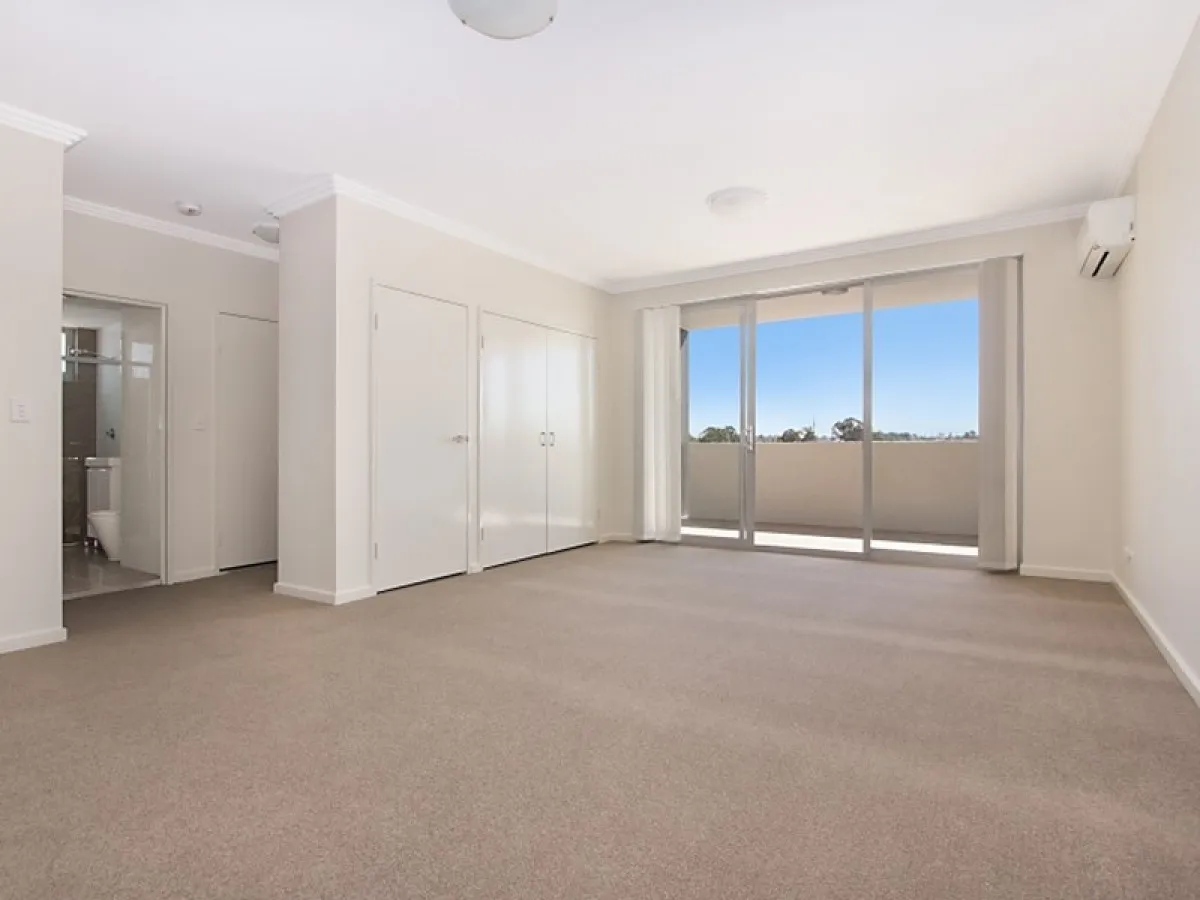Apartment in Sydney, South Wentworthville - View 2