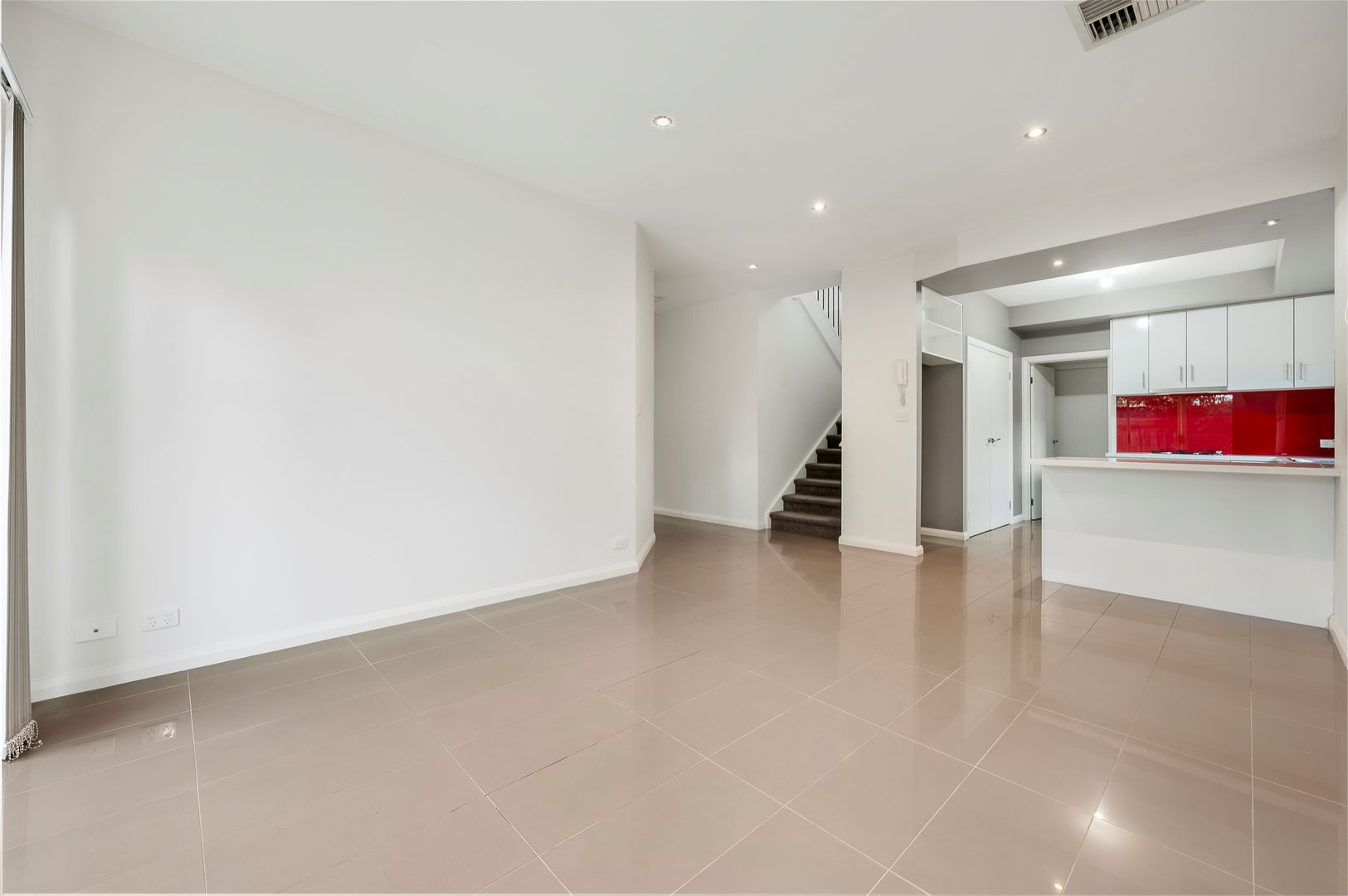 2/13 Benedikt Court, Scoresby VIC 3179, Image 2