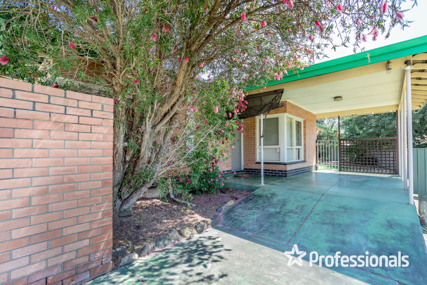 27 Ward Crescent, Kelmscott WA 6111, Image 2