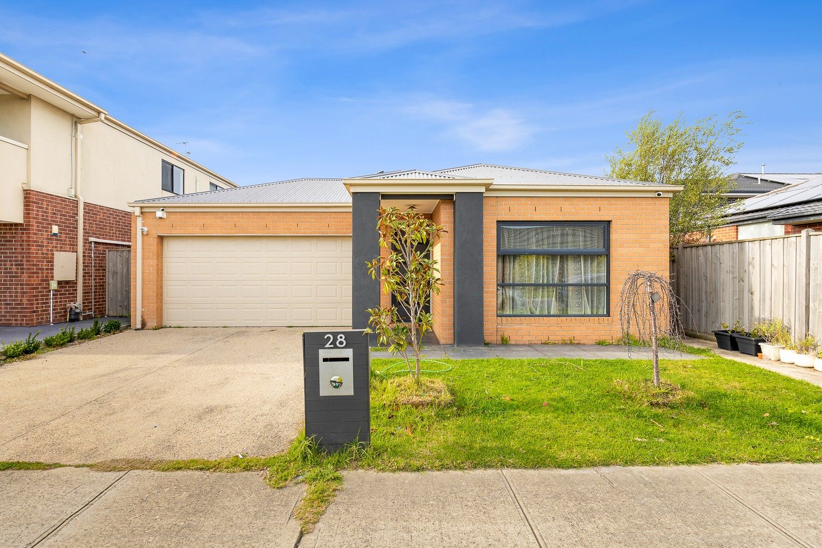 28 Yellowgum Ave, Lyndhurst VIC 3975 House For Rent 725 Domain