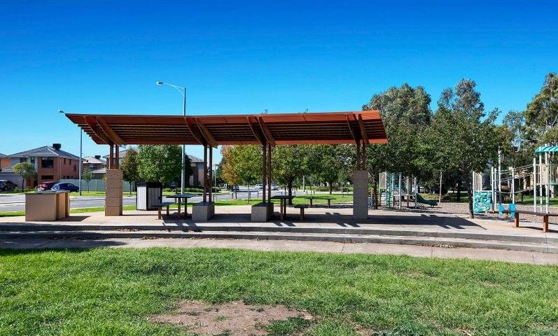 3 bedrooms House in 16 McConnell Street SUNSHINE WEST VIC, 3020