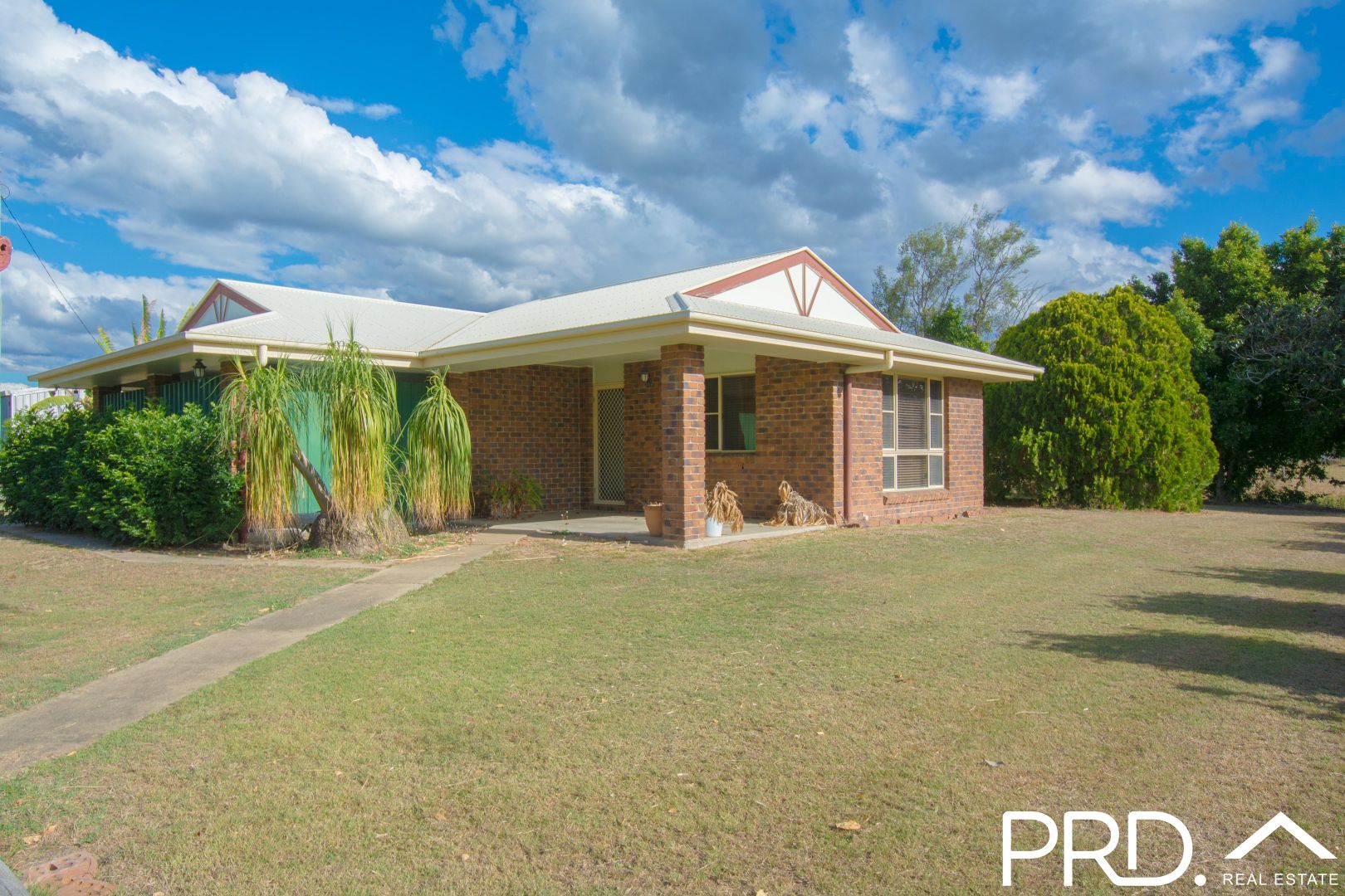 393 Moore Park Road, Creek Property History & Address