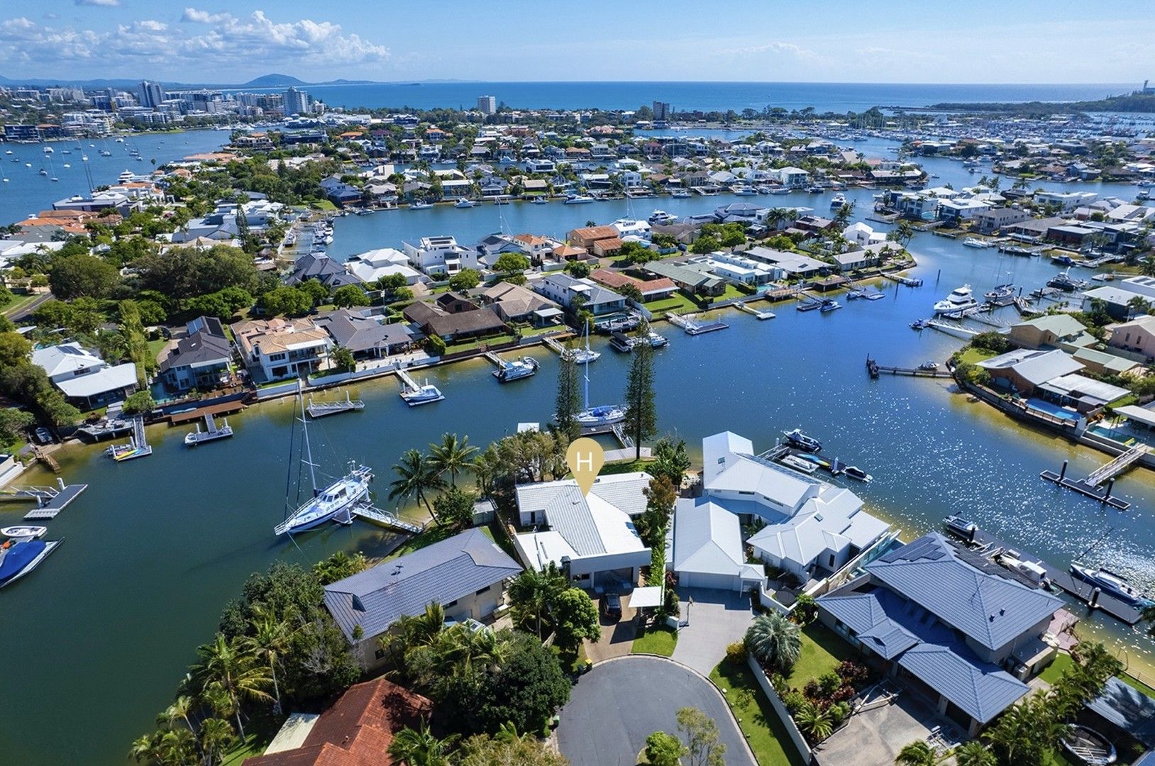 4 bedrooms House in 8 Island Court MINYAMA QLD, 4575