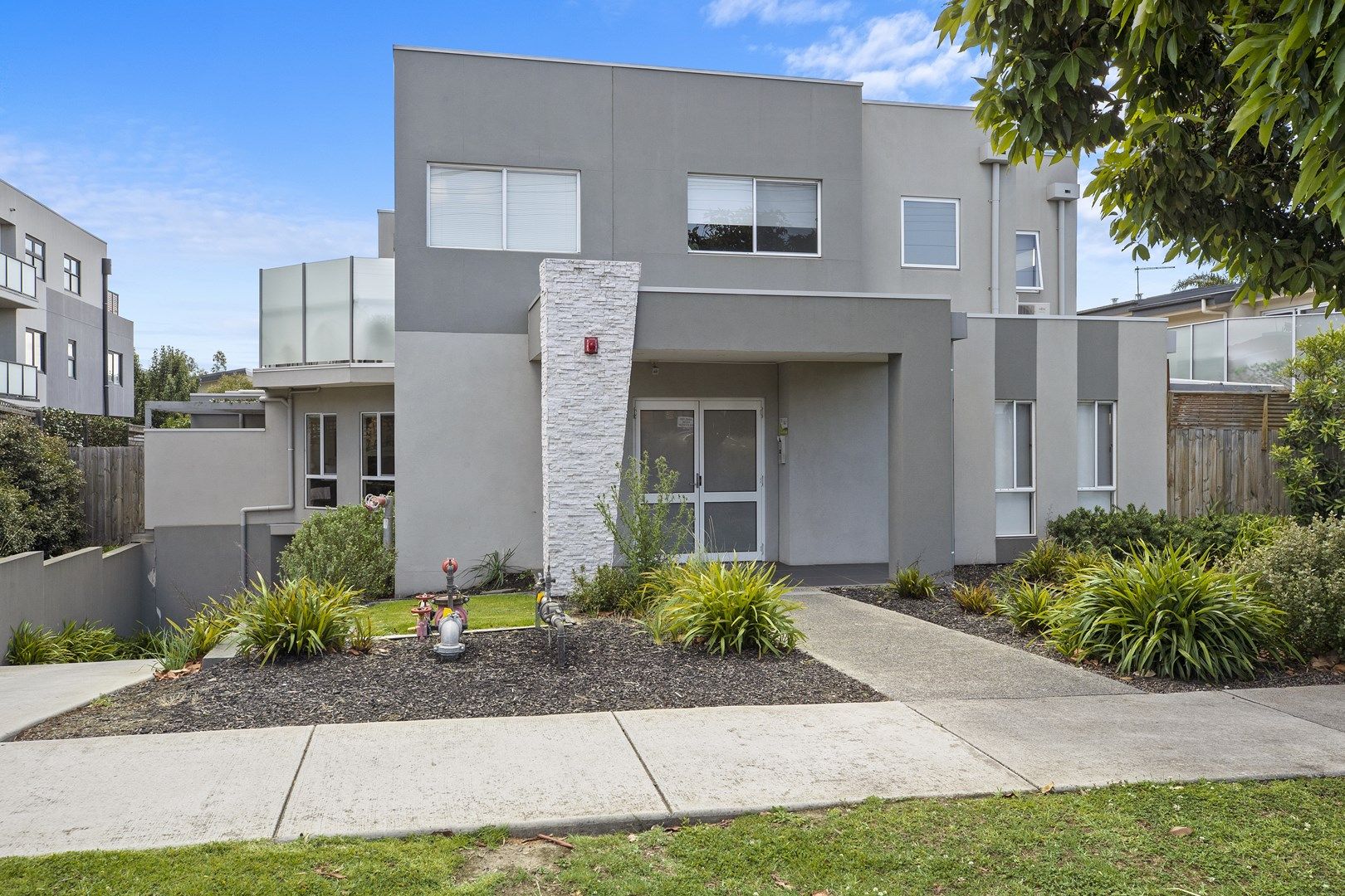 1 bedrooms Apartment / Unit / Flat in 1/1086 Stud Road ROWVILLE VIC, 3178