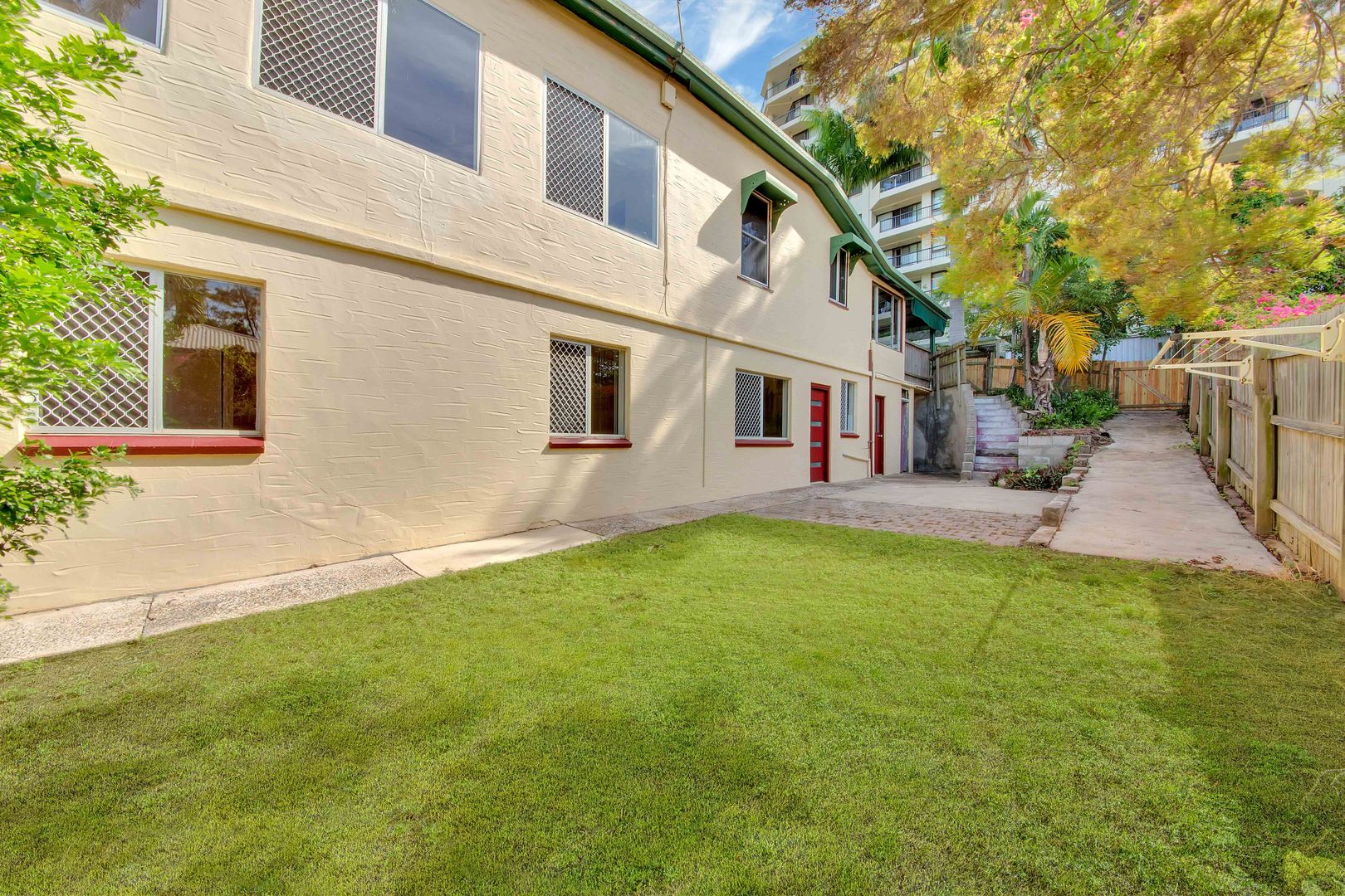 2 36a Kent Street West Gladstone Qld 4680 Apartment For Rent 200 Domain