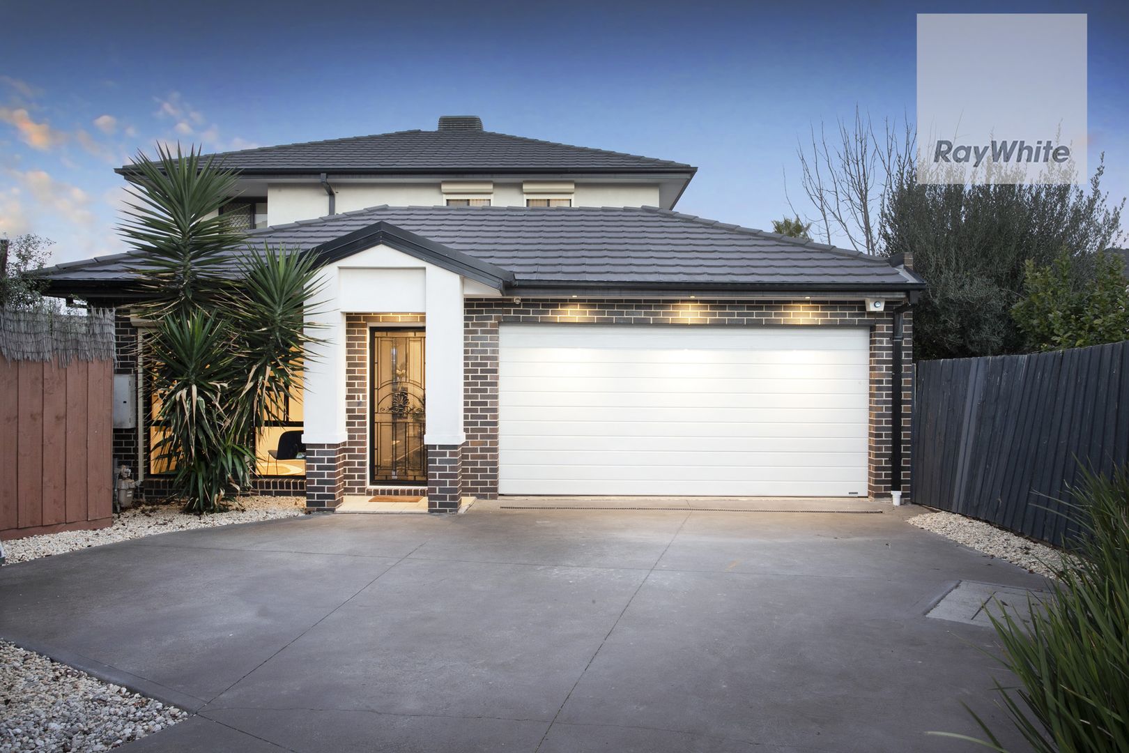 2/8 Gretna Court, Greenvale VIC 3059, Image 1