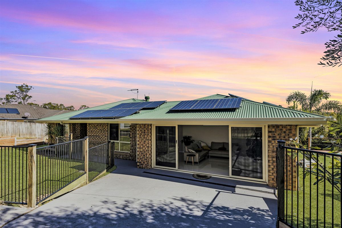 4 bedrooms House in 27A Hayward Avenue CASHMERE QLD, 4500