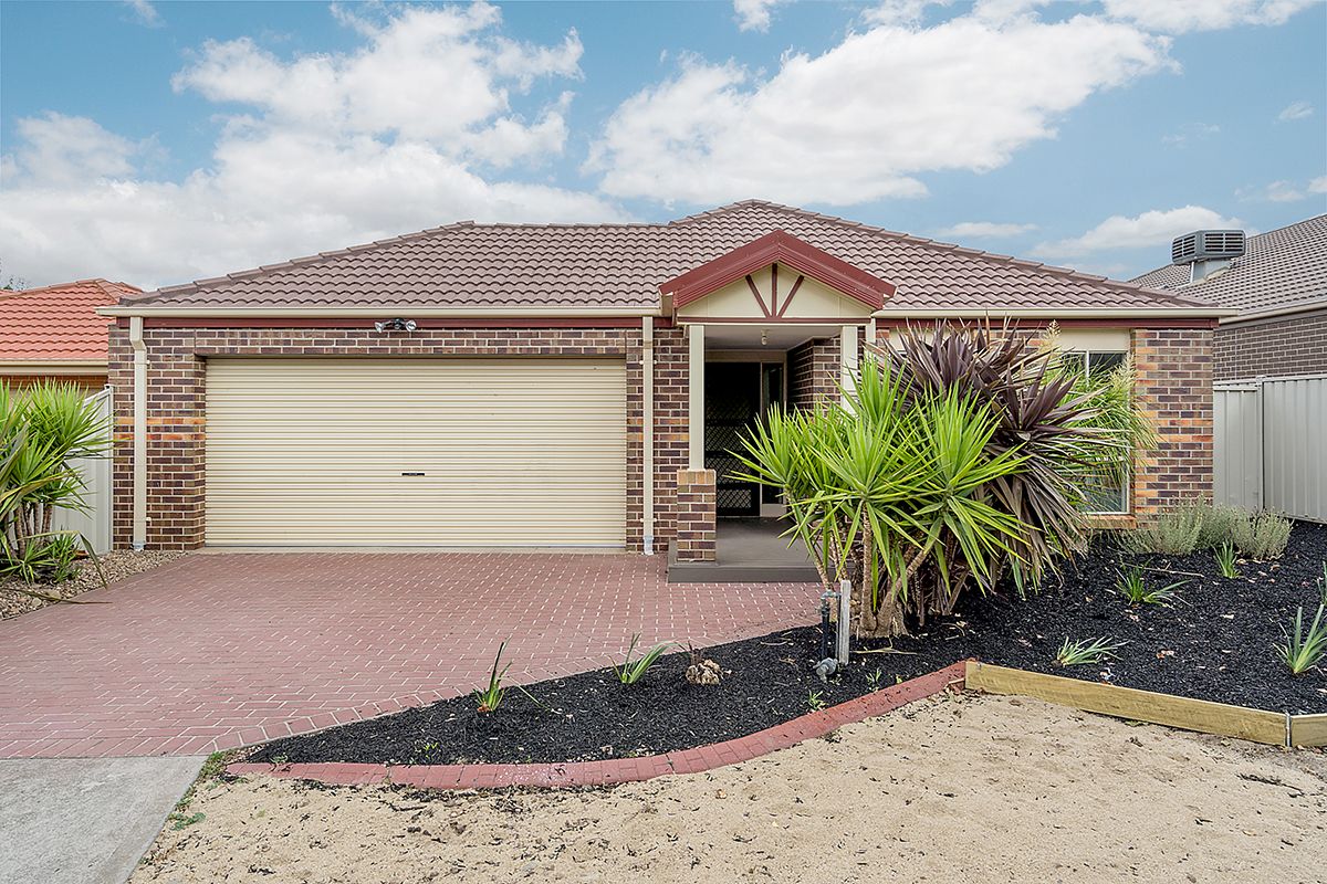 3 St Ives Place, Craigieburn VIC 3064, Image 0