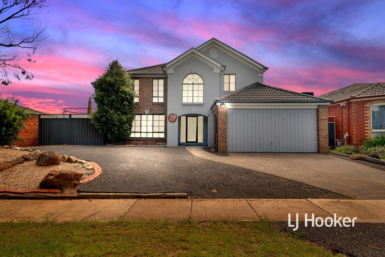 4 bedrooms House in 19 Gleneagles Drive MELTON WEST VIC, 3337