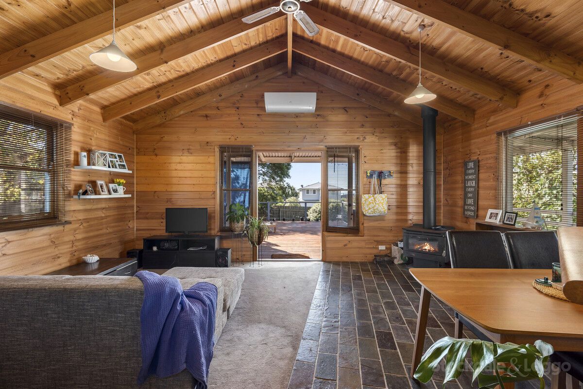 33 Jubilee Avenue, Indented Head VIC 3223, Image 1