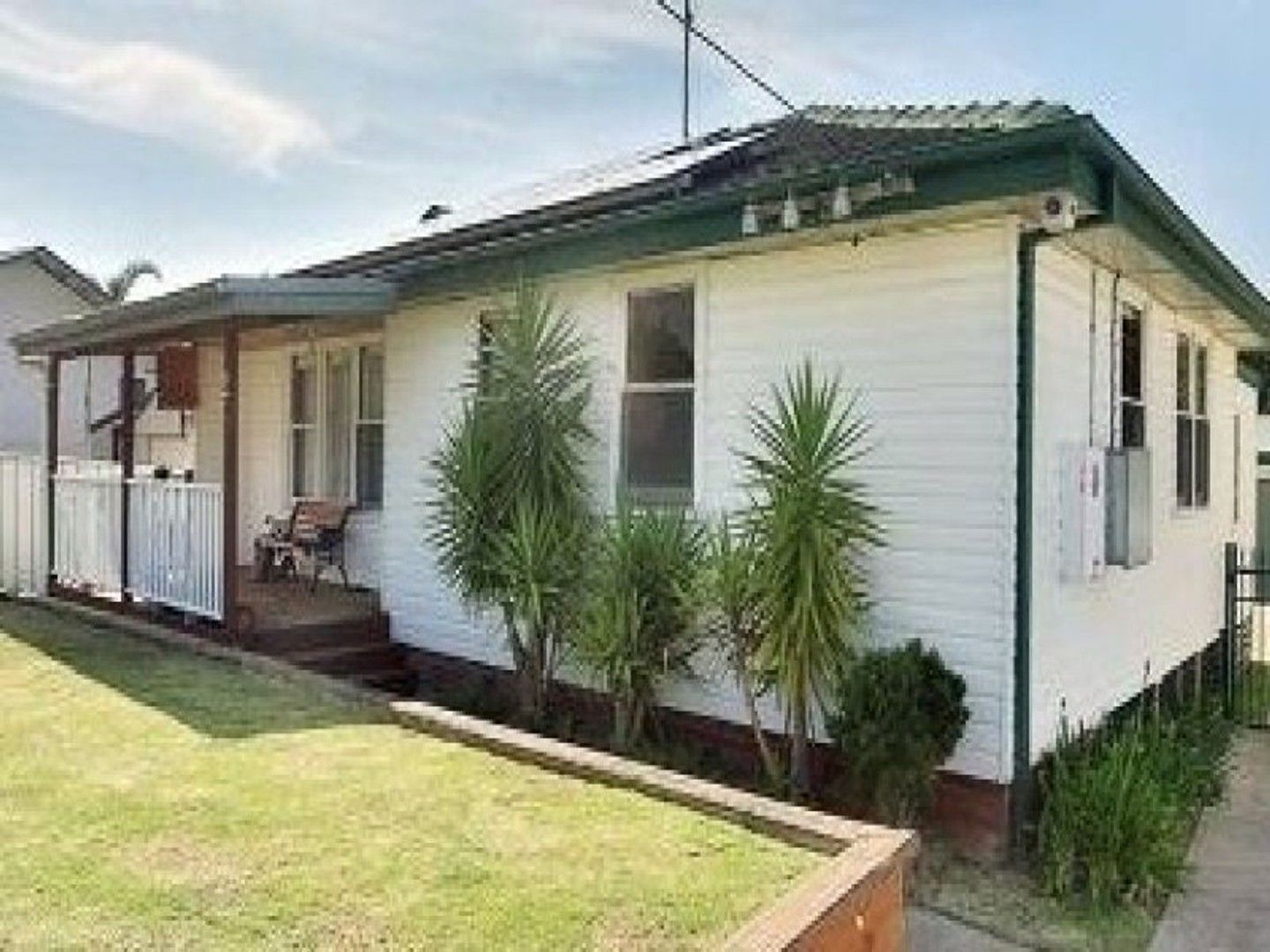 4 bedrooms House in 2 Mallee Street GATESHEAD NSW, 2290