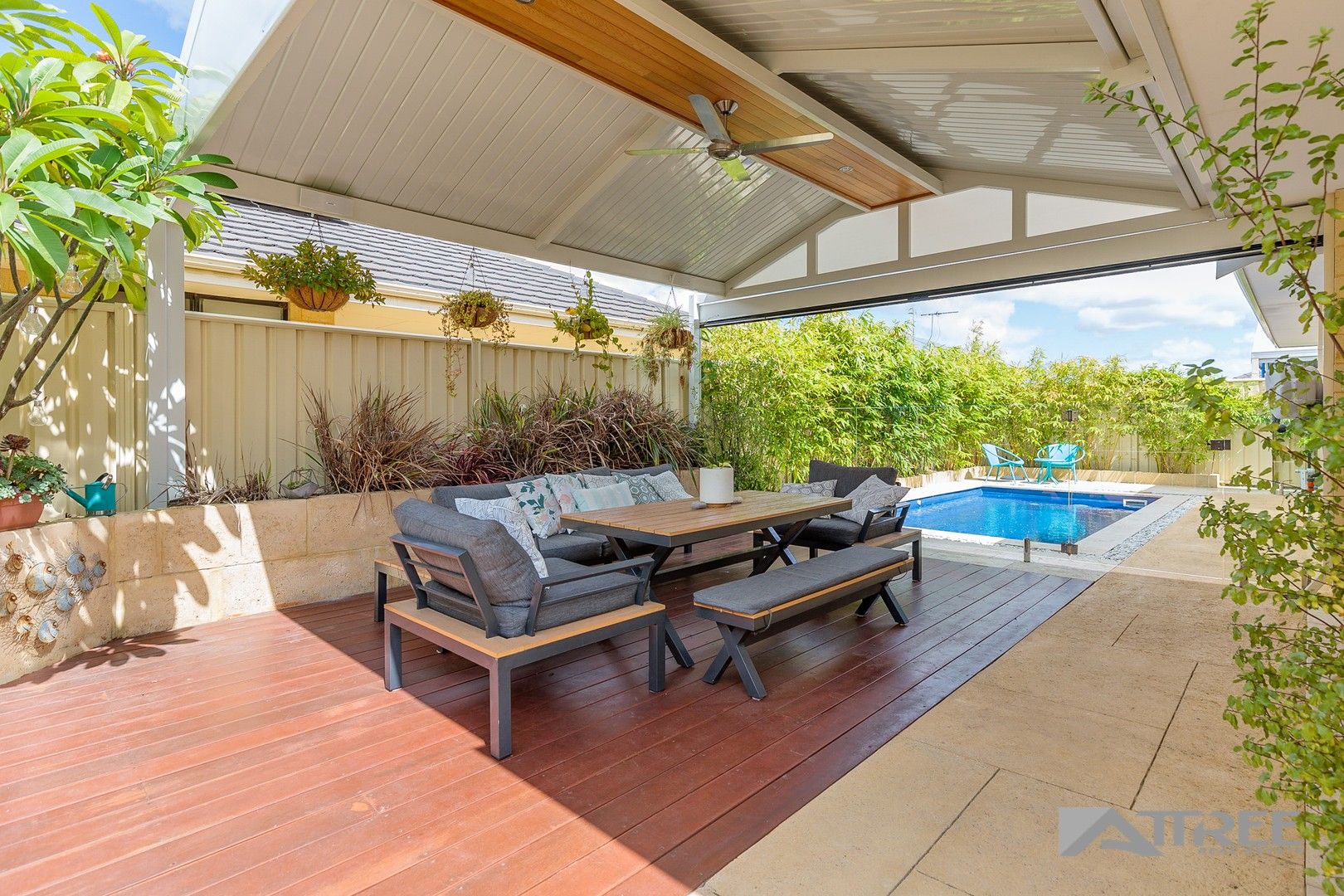 4 Marseille Gardens, Piara Waters WA 6112, Image 0