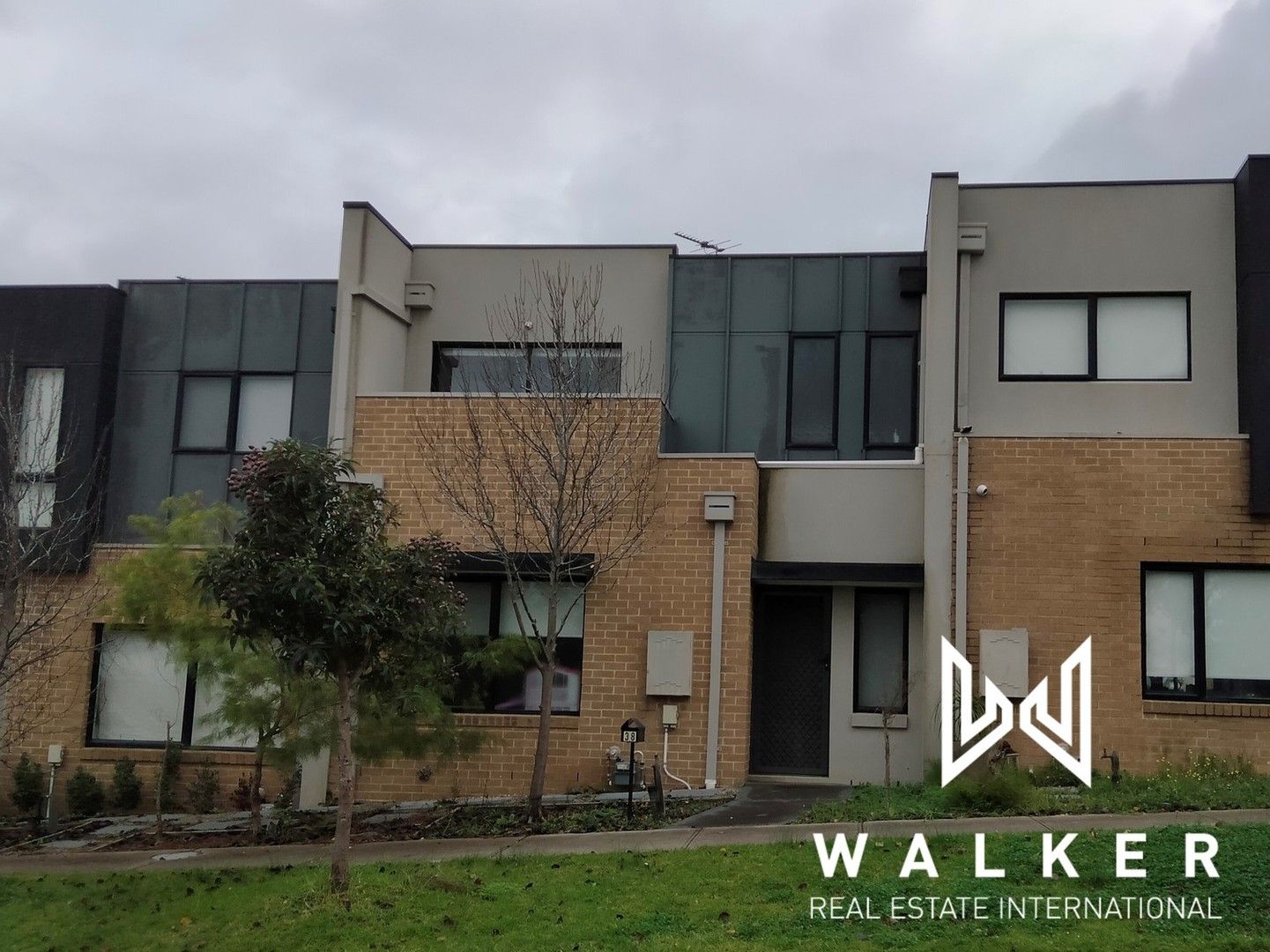 3 bedrooms Townhouse in 38 Damask Way MERNDA VIC, 3754