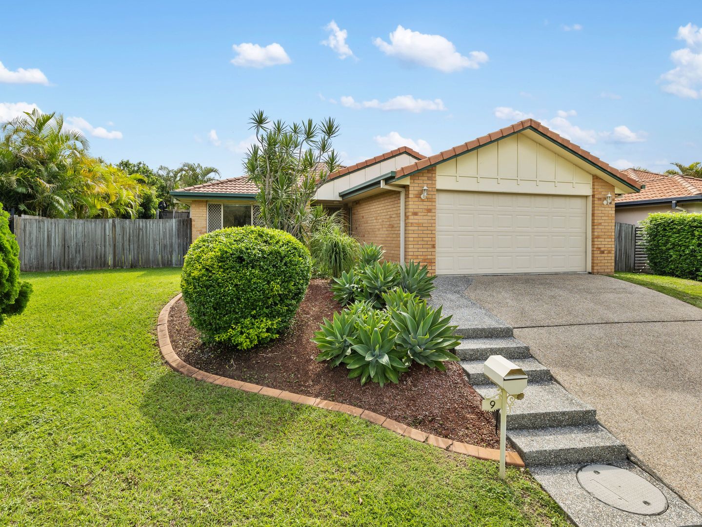 9 Turnberry Close, Oxley QLD 4075, Image 1