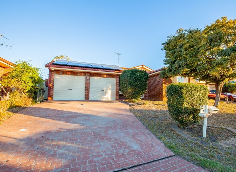 4 bedrooms House in 13 Apps Place NARELLAN VALE NSW, 2567
