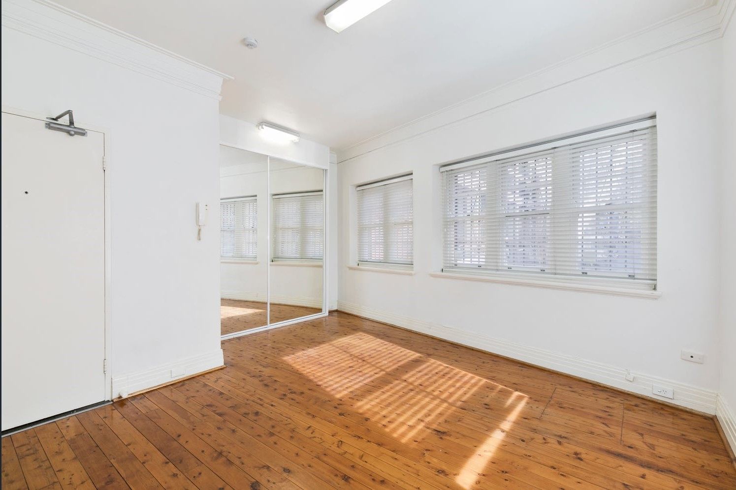 Apartment / Unit / Flat in 6/3 Crick Avenue, ELIZABETH BAY NSW, 2011