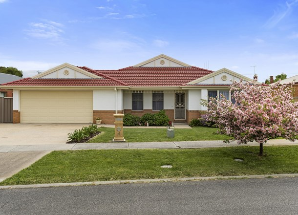 4 James Court, Kyneton VIC 3444