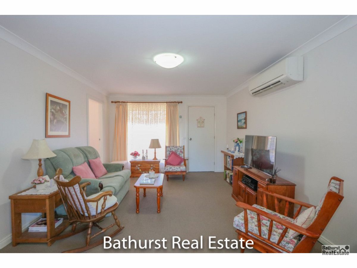 7/207 Keppel Street, Bathurst NSW 2795, Image 2