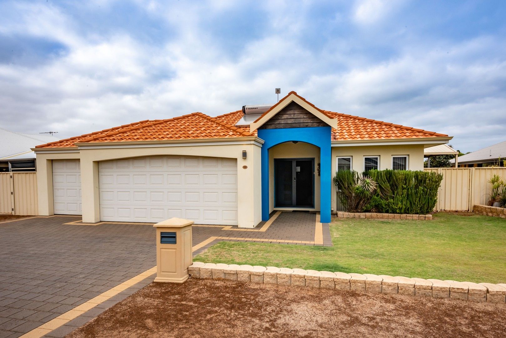 34 COASTSIDE CRESCENT, Glenfield WA 6532, Image 0