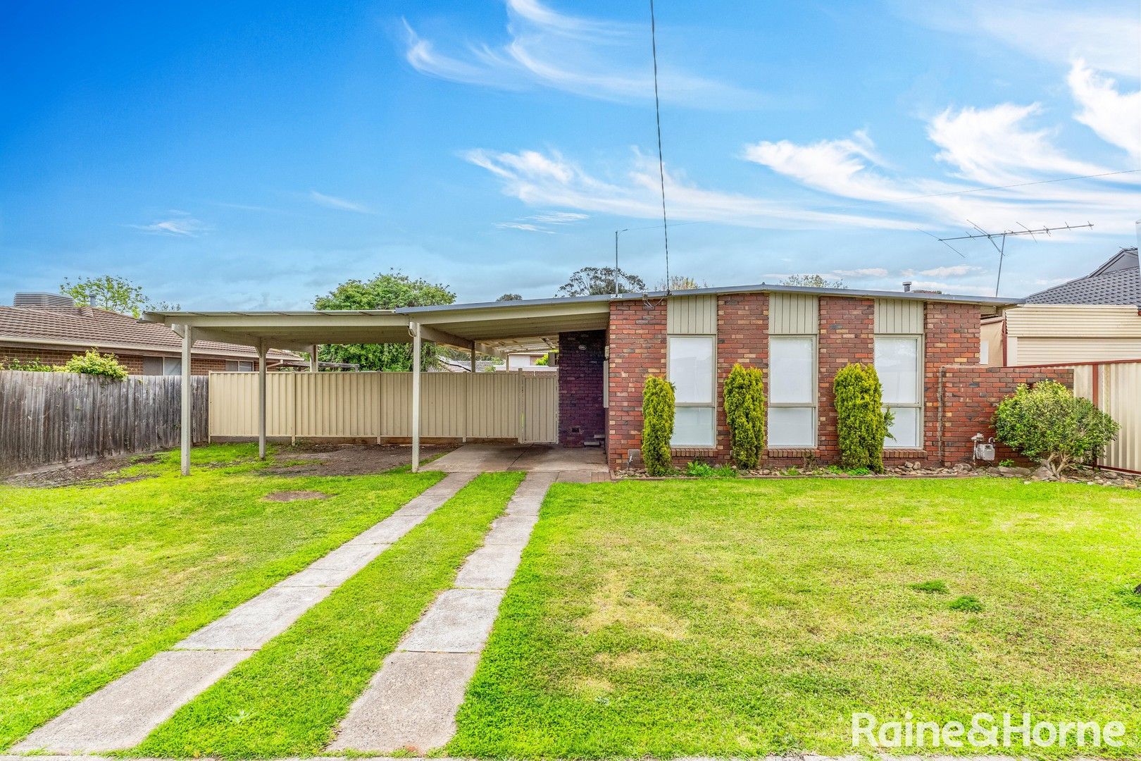 3 bedrooms House in 31 Riddle Drive MELTON VIC, 3337
