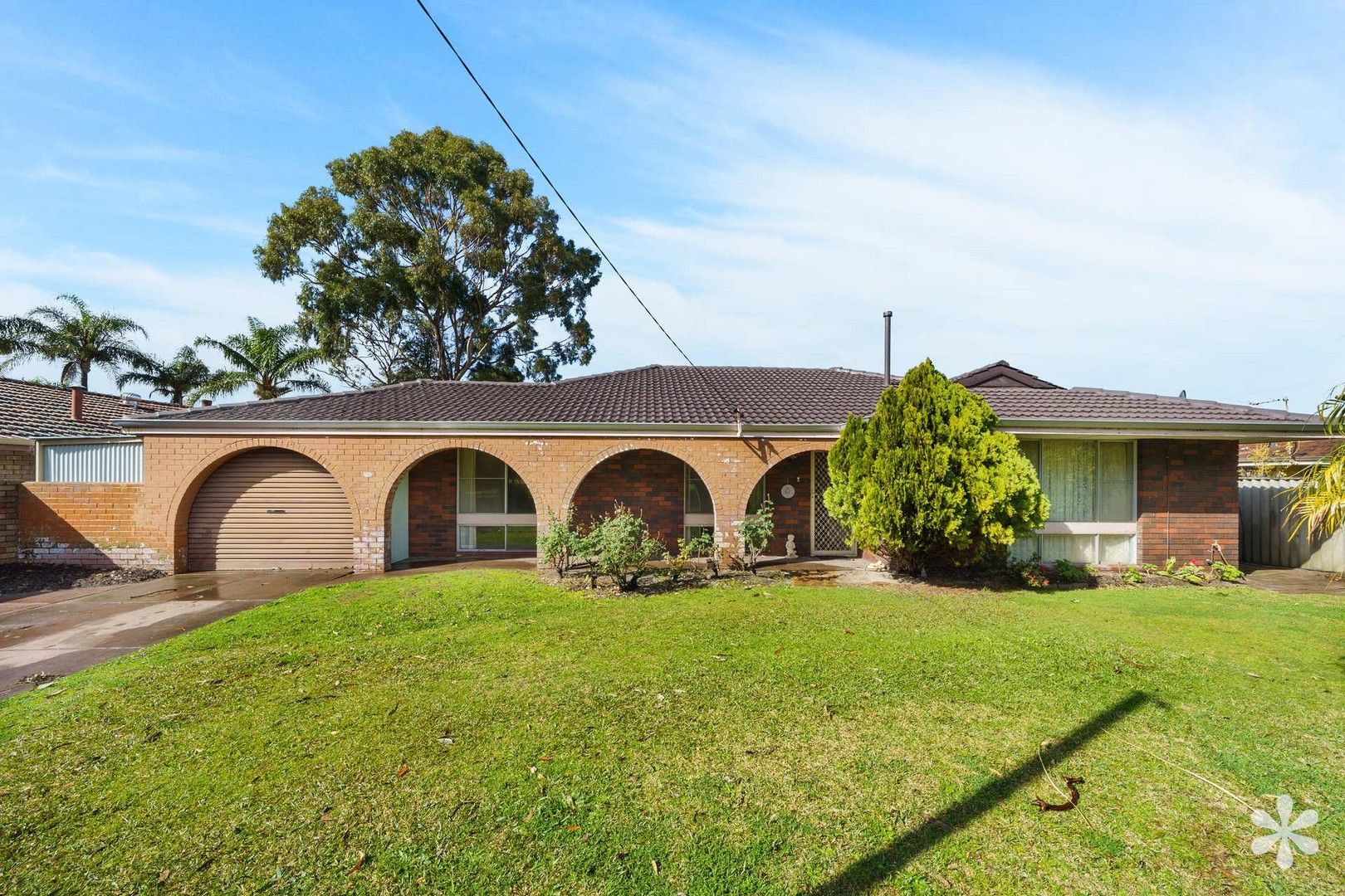 4 bedrooms House in 70 Pinetree Gully Road WILLETTON WA, 6155