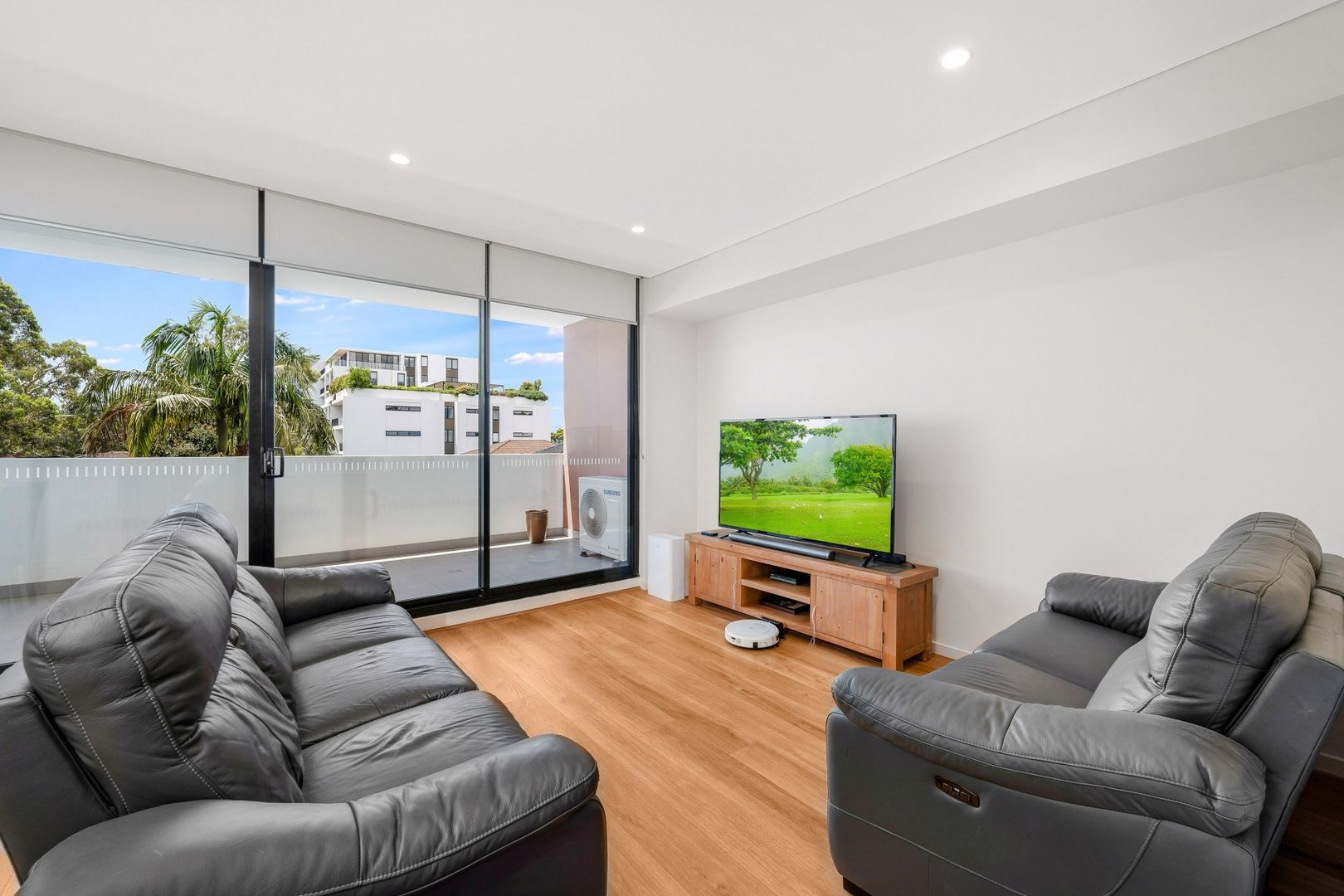 302/3 Pinnacle Street, Miranda NSW 2228, Image 2