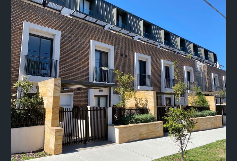 3 bedrooms Apartment / Unit / Flat in 8/27 Rosebery Ave ROSEBERY NSW, 2018