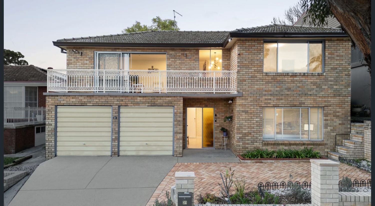 4 bedrooms House in 31 Jindabyne Crescent PEAKHURST HEIGHTS NSW, 2210