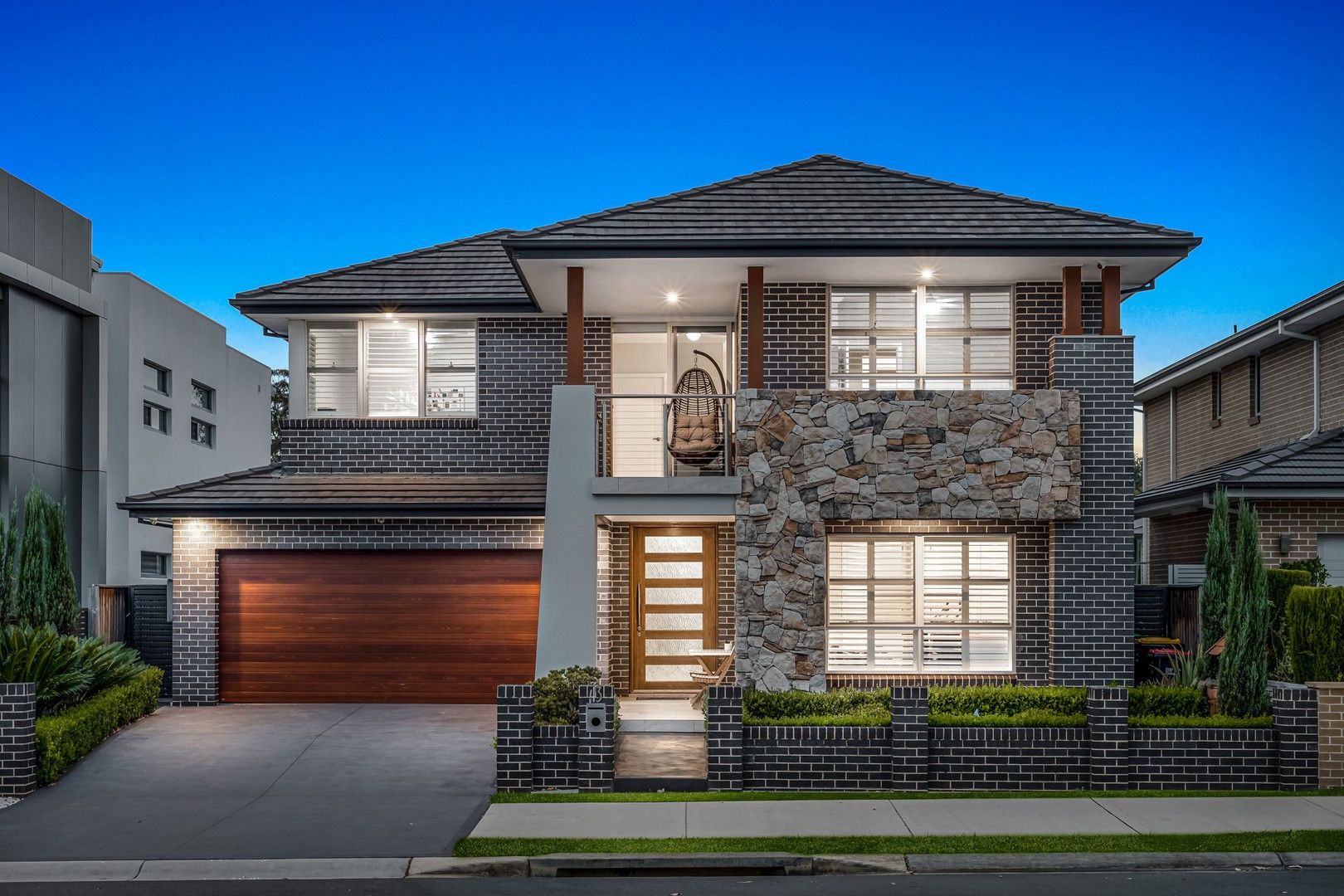 5 bedrooms House in 43 Dobroyd Drive ELIZABETH HILLS NSW, 2171