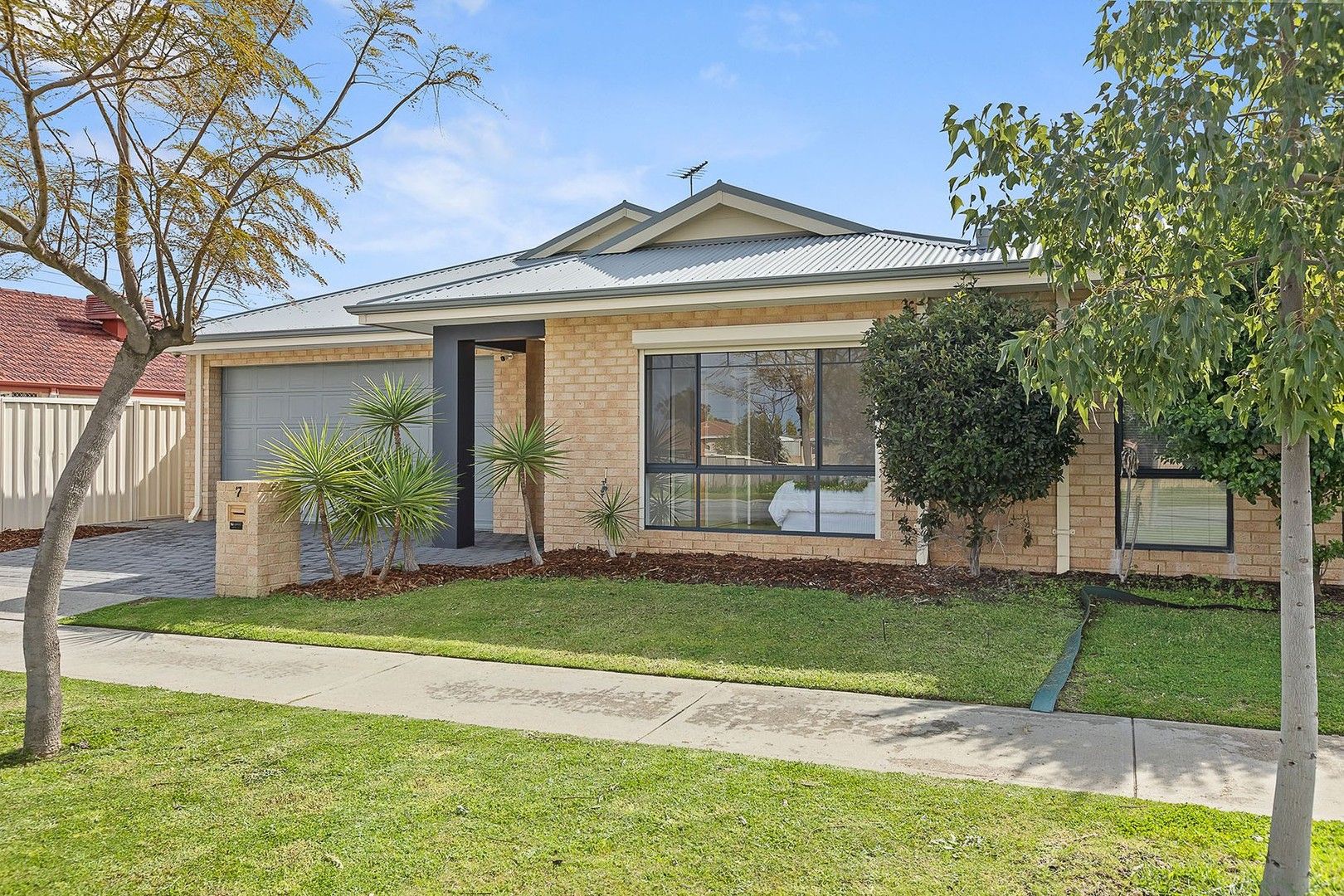 3 bedrooms House in 7 Federal Street OSBORNE PARK WA, 6017