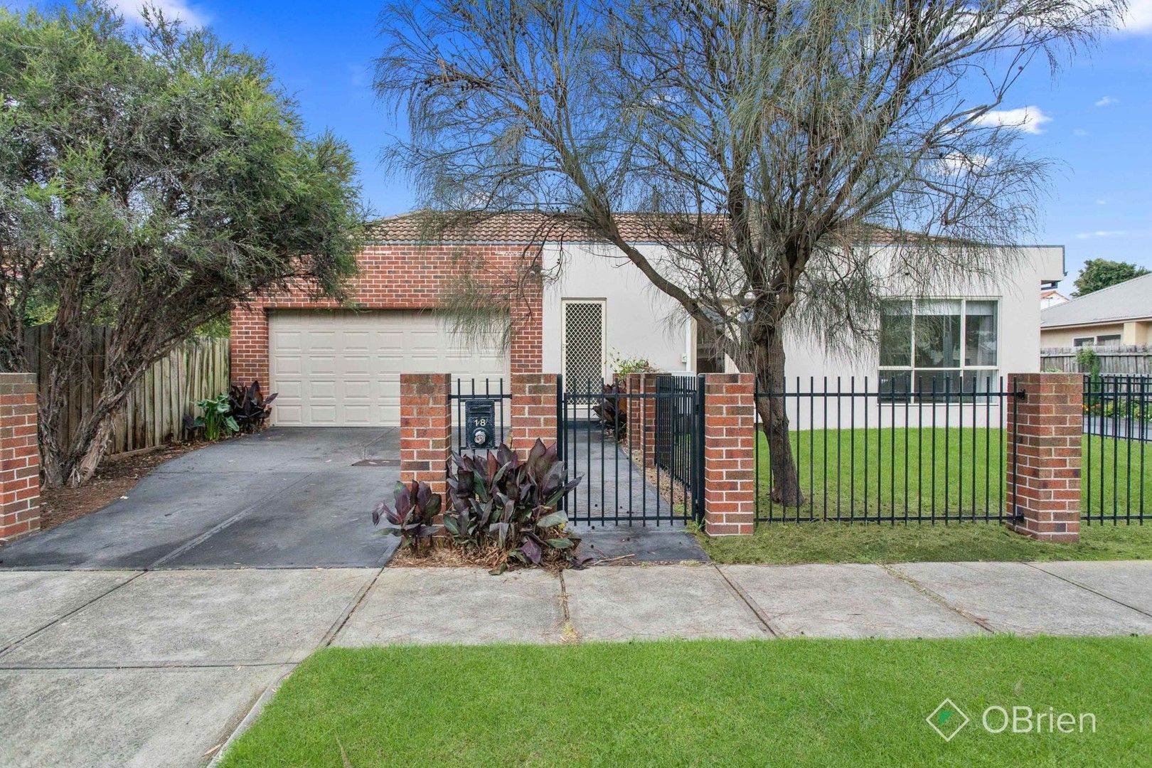 3 bedrooms Townhouse in 1/8 Lewis Street FRANKSTON VIC, 3199