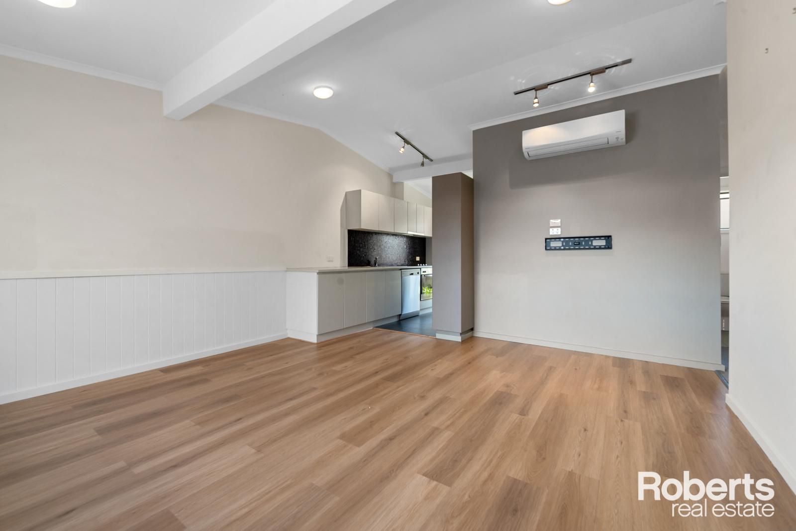 4/16 Dumbleton Street, Hawley Beach TAS 7307 Villa For Rent 360 Domain