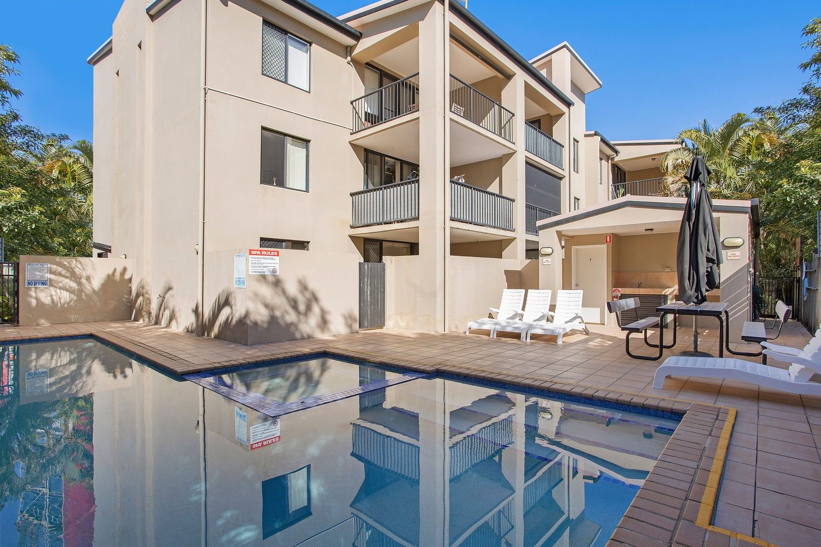 2 bedrooms Apartment / Unit / Flat in 6/4 Mawarra St PALM BEACH QLD, 4221