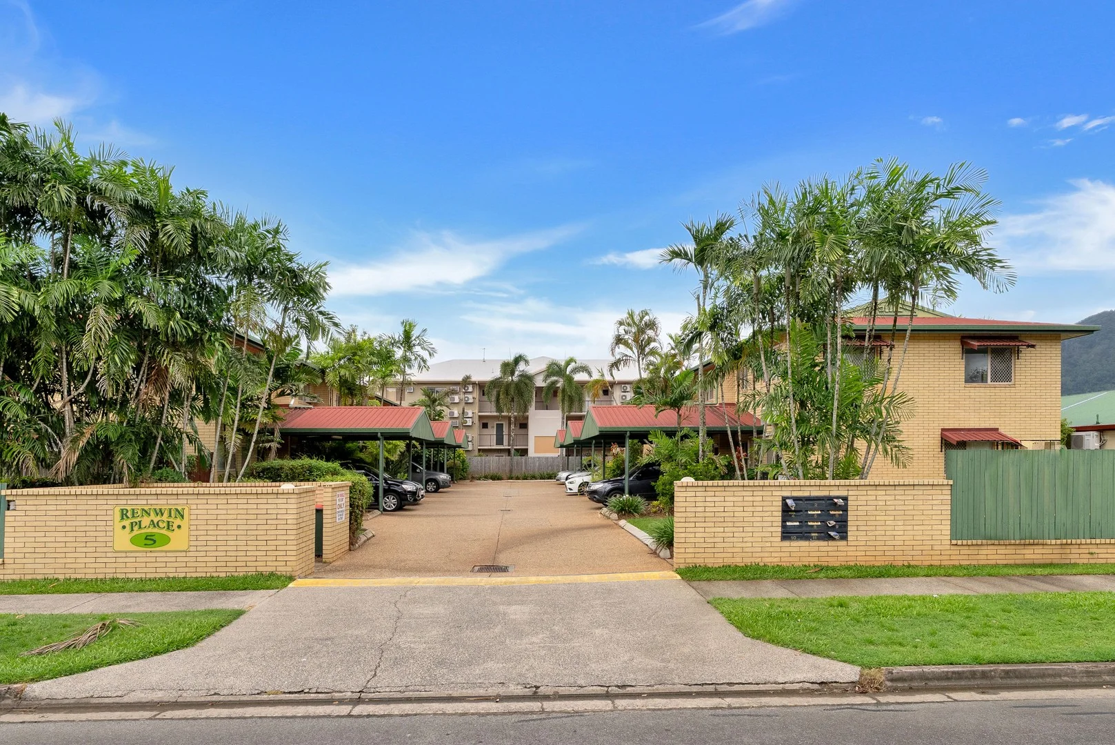 8/5 Grantala Street, Manoora QLD 4870