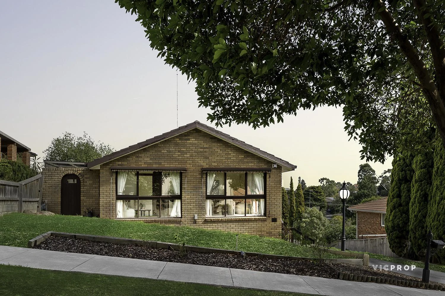 6 Birchgrove Crescent, Templestowe VIC 3106