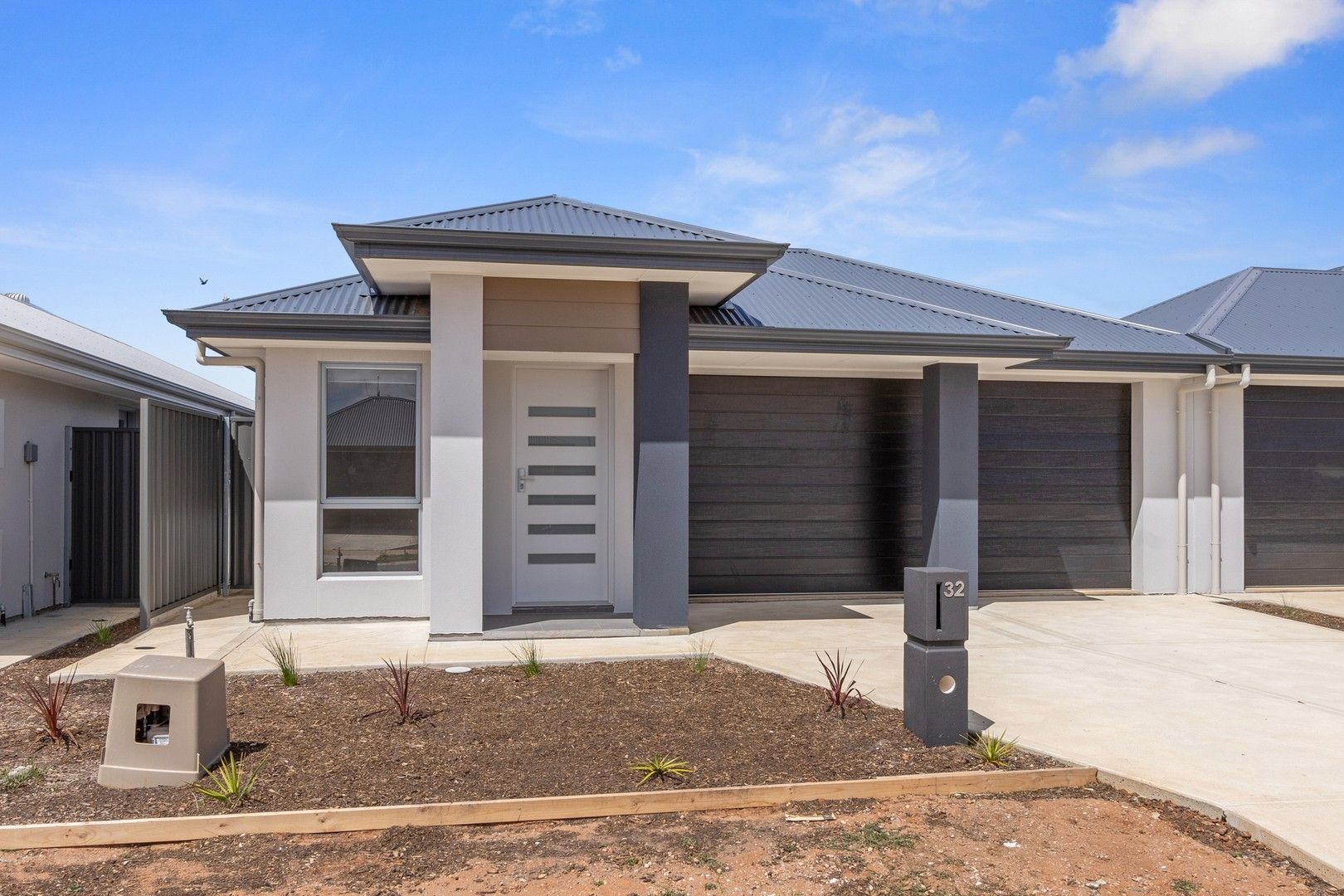 4 bedrooms House in 32 Knight Court MUNNO PARA DOWNS SA, 5115