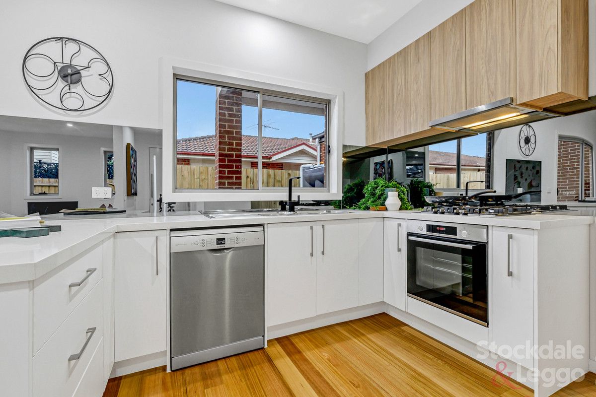 2/10 John Street, Oak Park VIC 3046, Image 2