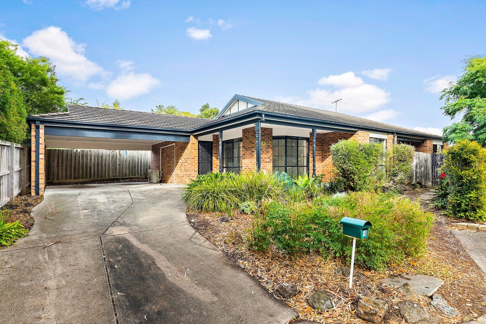4 bedrooms House in 18 Manorwoods Drive FRANKSTON VIC, 3199