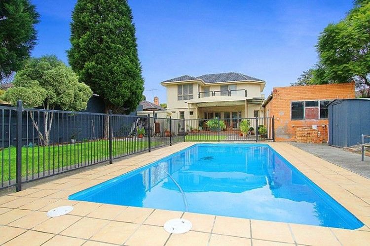 4 bedrooms House in 38 Rathcown Road RESERVOIR VIC, 3073