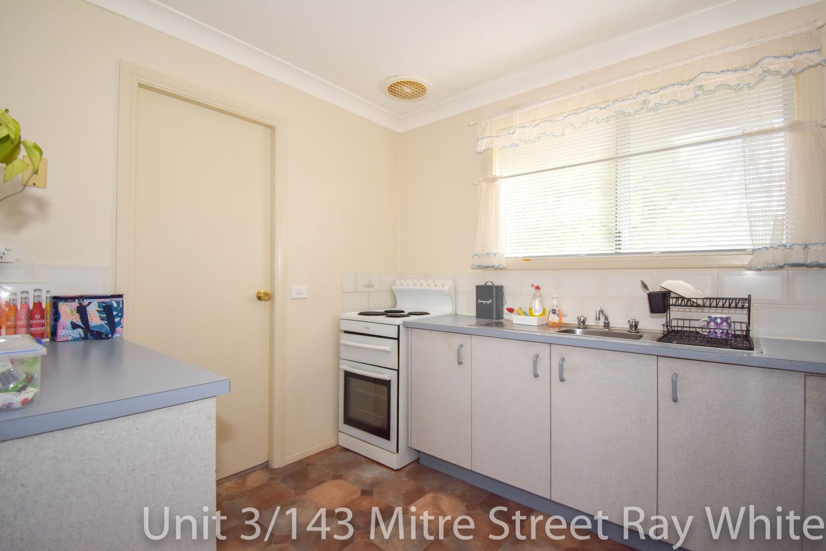 3 & 4/143a Mitre Street, West Bathurst NSW 2795, Image 2