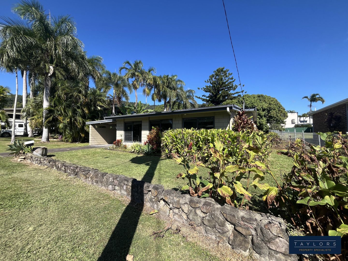 12 Schnapper Street, Cannonvale QLD 4802, Image 1