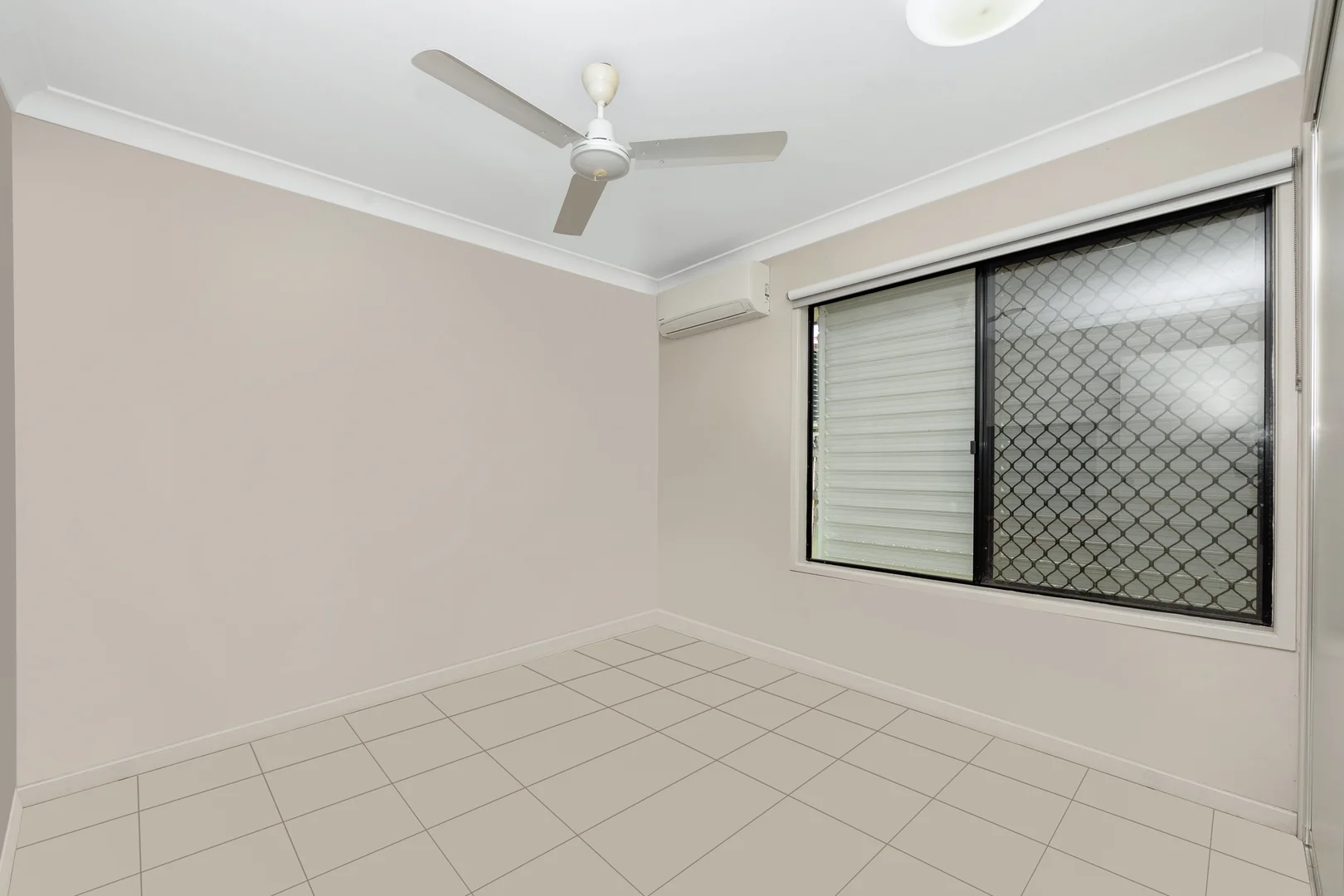 Additional image 6 of 8 Limerick Way, Mount Low QLD 4818